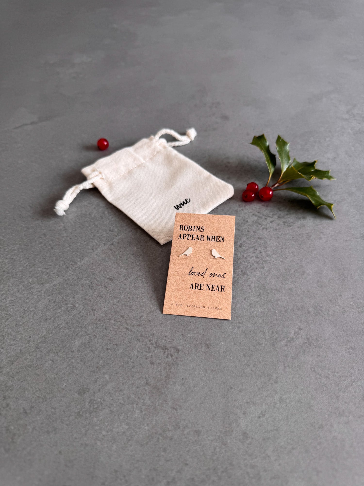 Classic Robins Appear Earrings